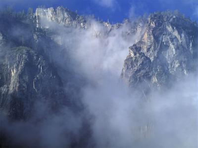 20060714232050-acantilado-y-nubes.jpg
